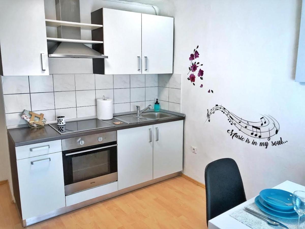 1Br Apartment On The Most Beautiful Street In Ljubljana Center ภายนอก รูปภาพ