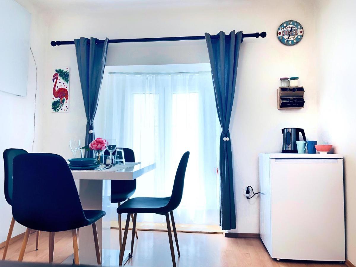 1Br Apartment On The Most Beautiful Street In Ljubljana Center ภายนอก รูปภาพ