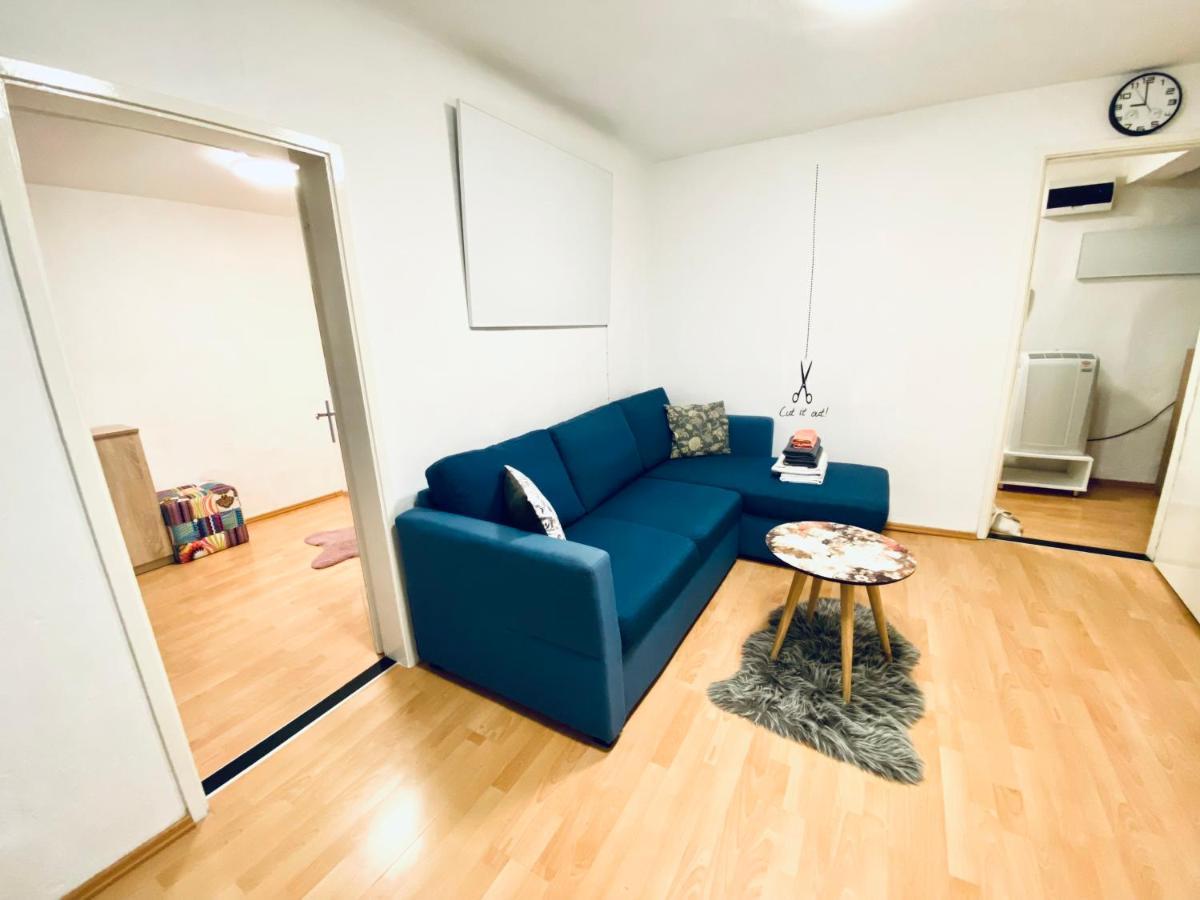 1Br Apartment On The Most Beautiful Street In Ljubljana Center ภายนอก รูปภาพ